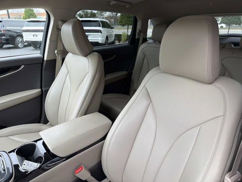 Certified 2023 Lincoln Nautilus FWD w/ Premium Package image 15