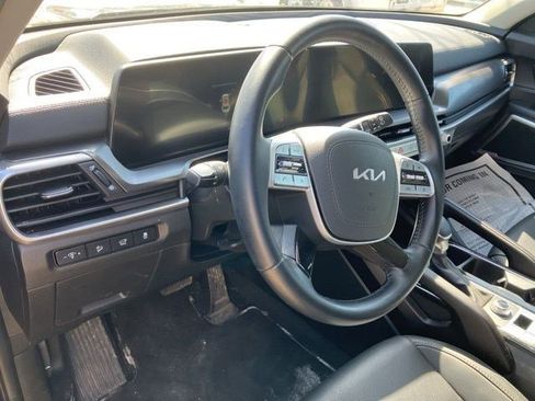 Used 2025 Kia Telluride S image 6