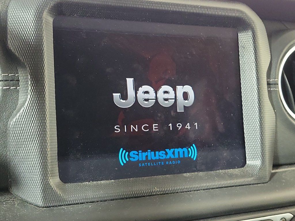 Used 2023 Jeep Wrangler Unlimited Sahara w/ Cold Weather Group AWD/4WD image 18