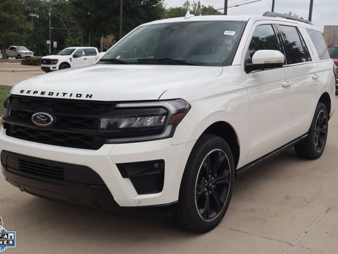 Certified 2024 Ford Expedition Limited AWD/4WD image 8
