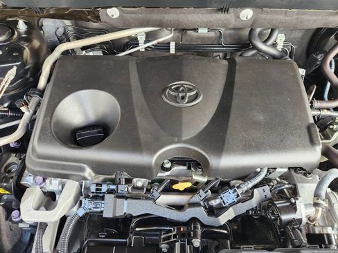 Used 2023 Toyota RAV4 LE FWD image 31
