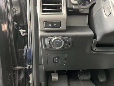 Used 2018 Ford F150 Raptor w/ Equipment Group 802A Luxury image 19