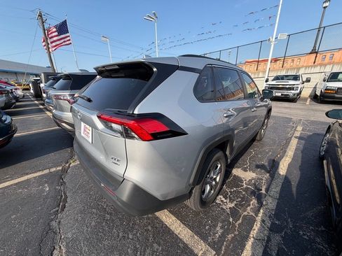 Used 2025 Toyota RAV4 XLE AWD/4WD image 4