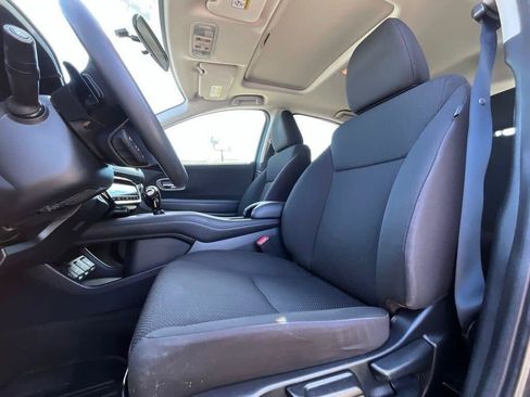 Used 2018 Honda HR-V EX image 10