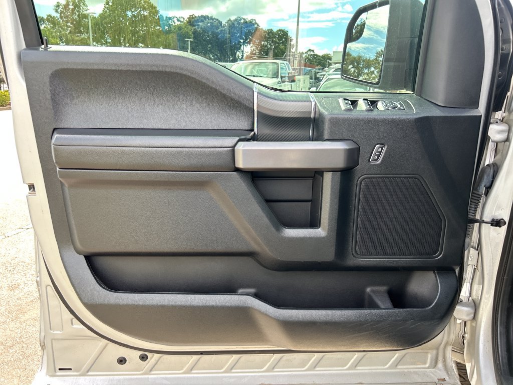 Used 2019 Ford F150 XLT w/ Equipment Group 302A Luxury AWD/4WD image 8