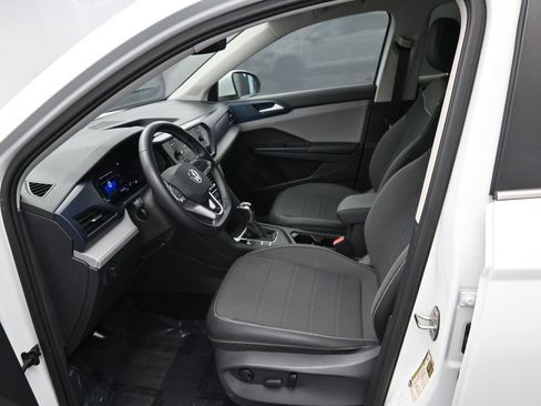 Used 2024 Volkswagen Taos SE image 16