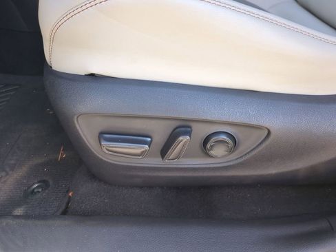 Used 2021 Toyota RAV4 XLE Premium image 19