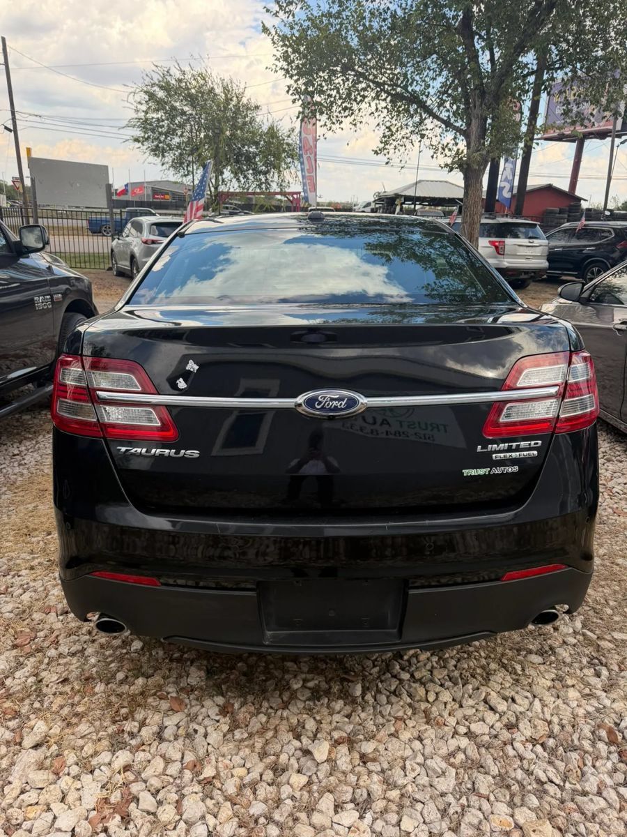 Used 2016 Ford Taurus Limited FWD image 5