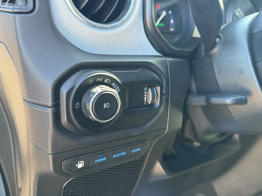 Used 2024 Jeep Wrangler Unlimited Sahara AWD/4WD image 28
