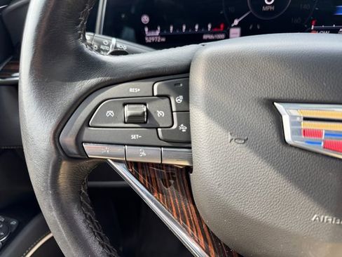 Certified 2021 Cadillac Escalade Premium Luxury AWD/4WD image 13