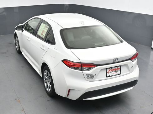 Used 2022 Toyota Corolla LE FWD image 31