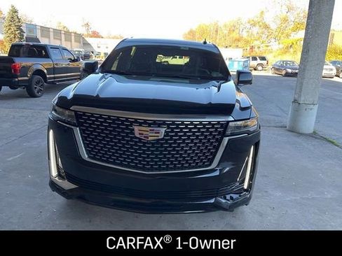 Used 2022 Cadillac Escalade ESV Premium Luxury image 2