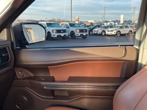 Used 2023 Ford Expedition King Ranch image 28