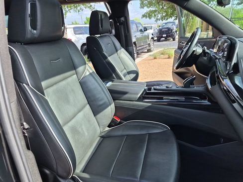Used 2024 Cadillac Escalade Sport w/ LPO, ONYX Package AWD/4WD image 41