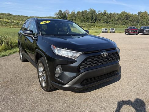 Used 2021 Toyota RAV4 XLE Premium AWD/4WD image 7