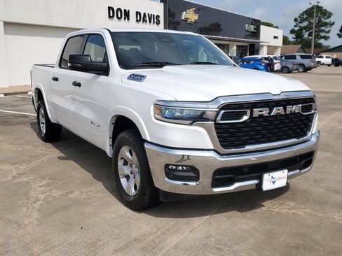 Used 2025 RAM 1500 Big Horn AWD/4WD image 2