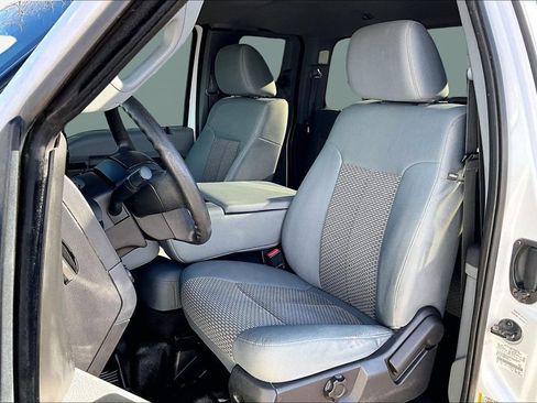 Used 2014 Ford F250 XL w/ Power Equipment Group image 26