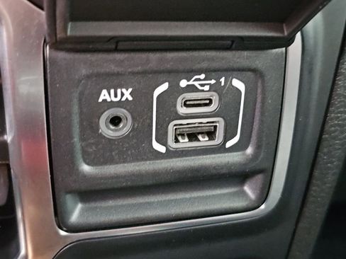 Used 2024 Jeep Wrangler Unlimited image 16