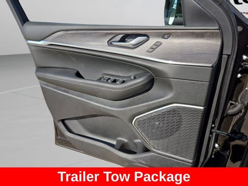 New 2025 Jeep Grand Cherokee L Overland w/ Luxury Tech Group IV AWD/4WD image 13