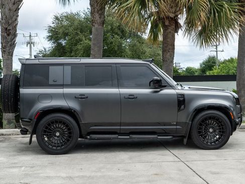 Used 2023 Land Rover Defender 110 AWD/4WD image 9