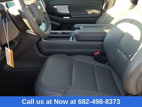 New 2025 Ford Expedition Active image 18