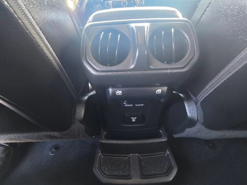 Used 2021 Jeep Wrangler Unlimited Sahara image 24