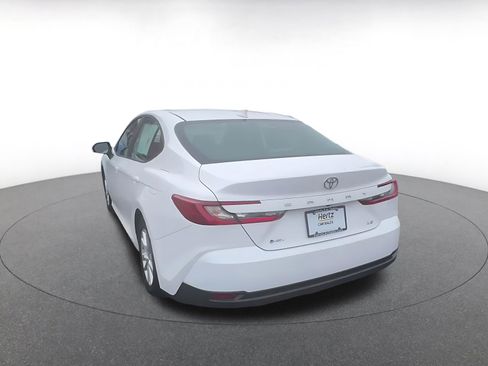 Used 2025 Toyota Camry LE image 11