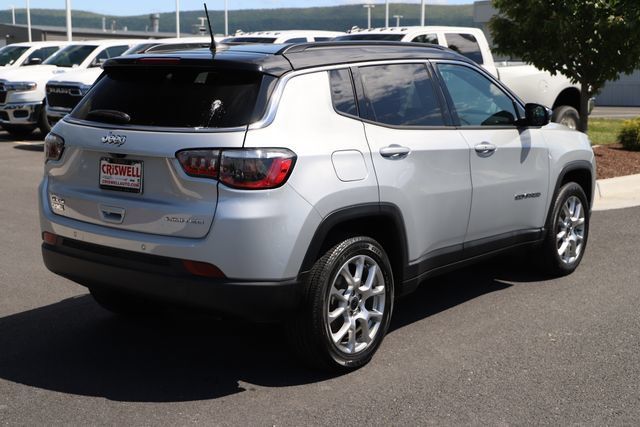 Used 2025 Jeep Compass Limited AWD/4WD image 6