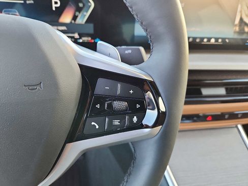 Used 2025 BMW 330i xDrive Sedan w/ Convenience Package image 21