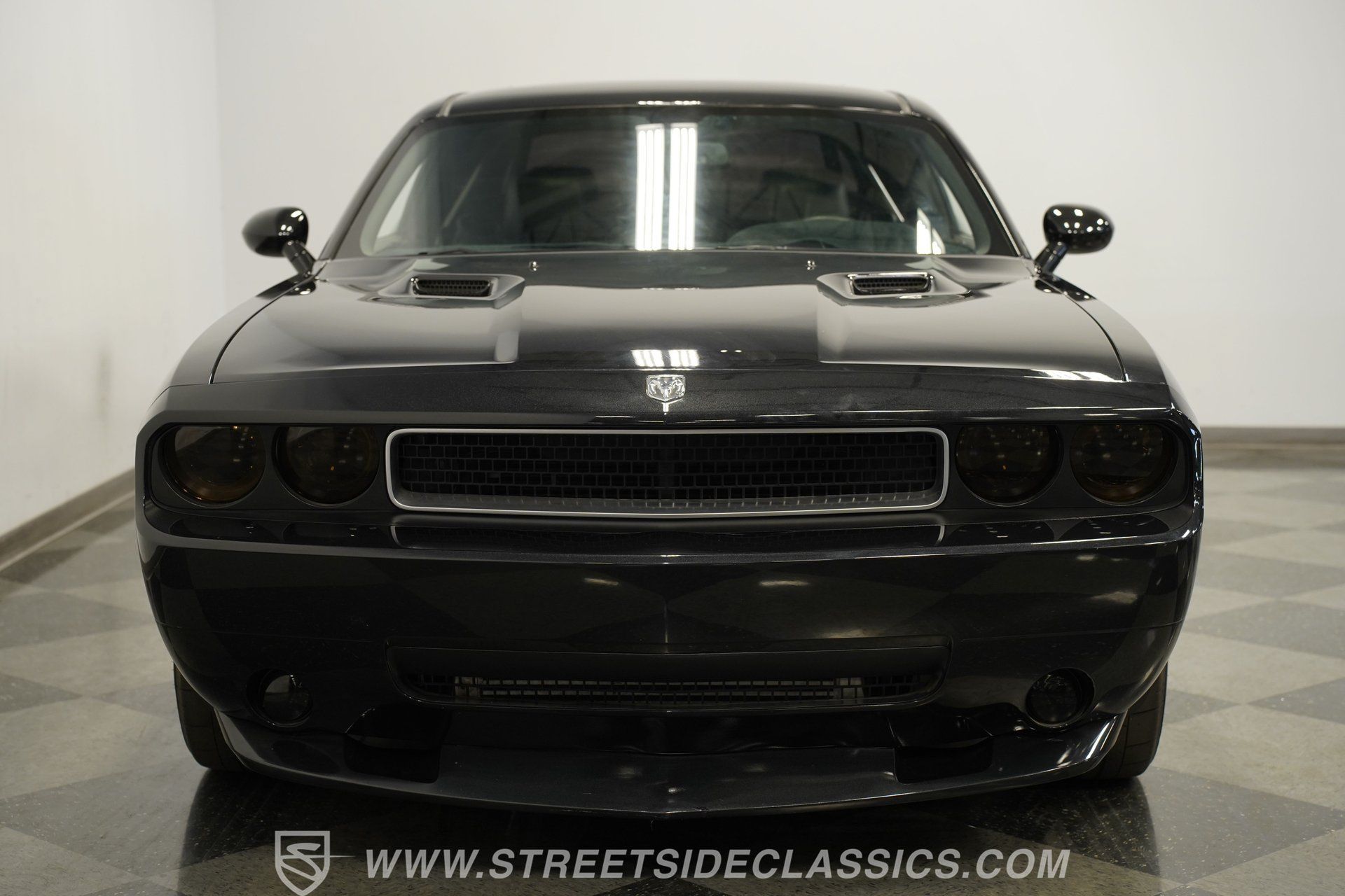 Used 2010 Dodge Challenger SRT8 w/ SRT Option Group II RWD image 17