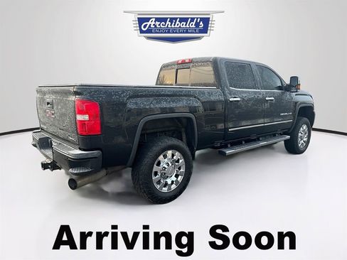 Used 2019 GMC Sierra 2500 Denali w/ Duramax Plus Package image 5
