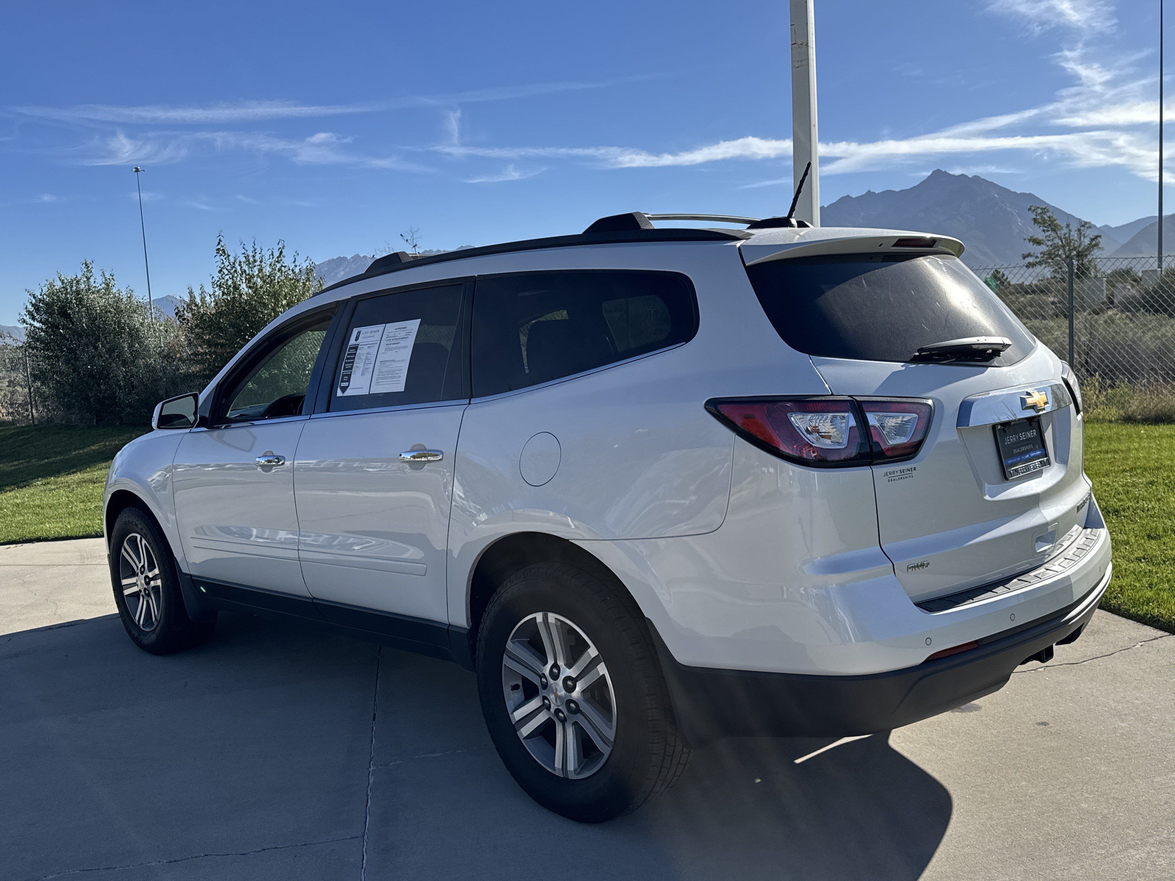 Used 2016 Chevrolet Traverse LT AWD/4WD image 3
