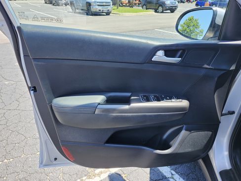 Used 2020 Kia Sportage LX AWD/4WD image 23