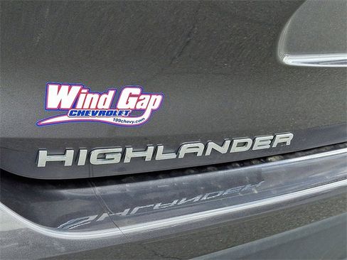 Used 2022 Toyota Highlander XLE image 31