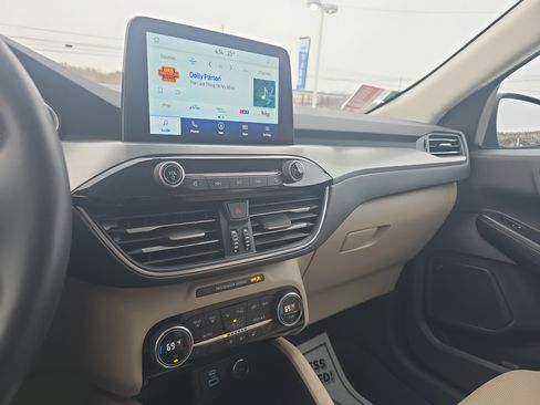 Used 2021 Ford Escape Titanium image 25