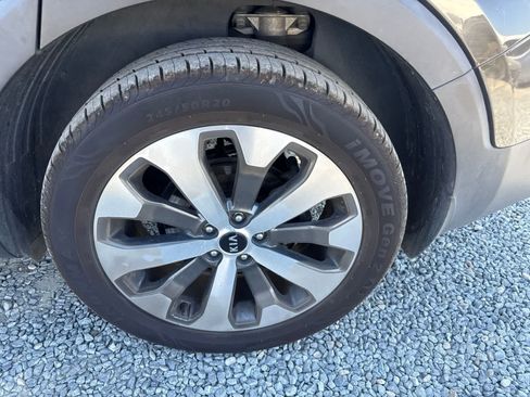 Used 2021 Kia Telluride S FWD image 9