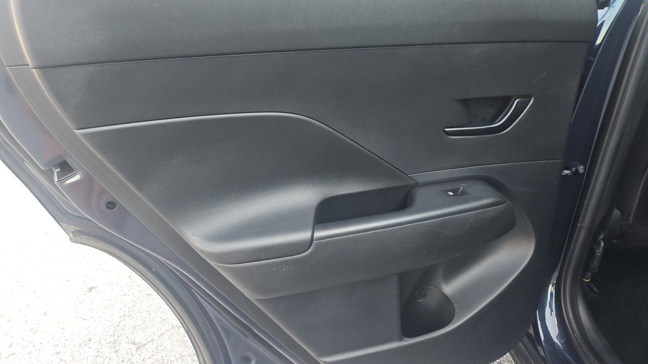 Used 2025 Hyundai Kona SEL AWD/4WD image 14