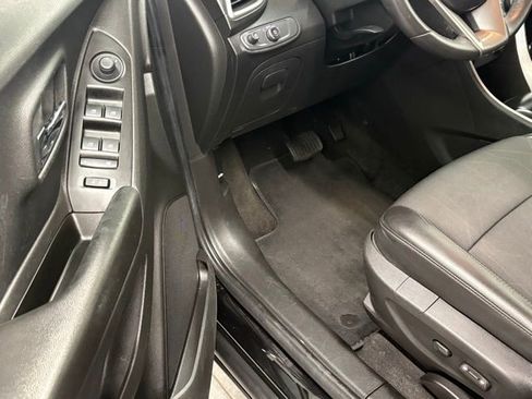 Used 2022 Chevrolet Trax LT w/ Driver Confidence Package FWD image 11