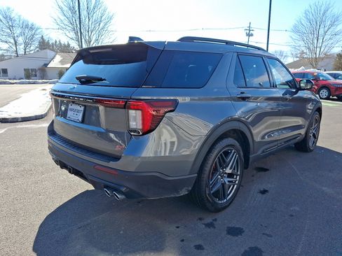 Certified 2025 Ford Explorer ST w/ Sun And Sound Package image 5