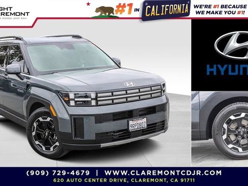 Used 2025 Hyundai Santa Fe SEL FWD image 1
