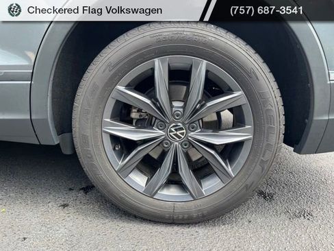 Used 2023 Volkswagen Tiguan SE FWD image 7