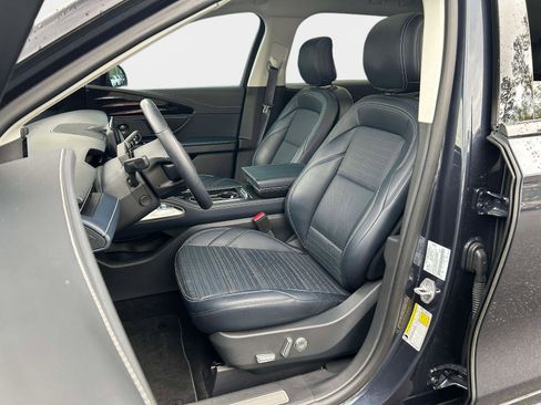 Used 2024 Lincoln Nautilus Reserve w/ Equipment Group 202A image 13