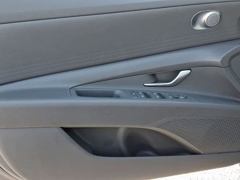 Used 2024 Hyundai Elantra SEL image 11