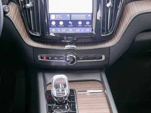 Certified 2023 Volvo XC60 T8 Ultimate w/ Protection Package Premier AWD/4WD image 27