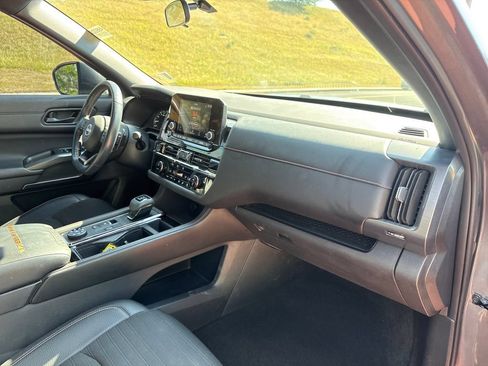 Used 2024 Nissan Pathfinder Rock Creek AWD/4WD image 32