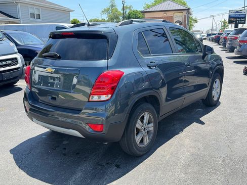 Used 2022 Chevrolet Trax LT w/ LT Convenience Package AWD/4WD image 4