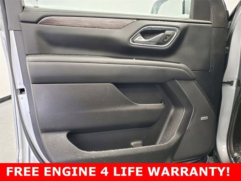 Used 2023 Chevrolet Suburban Z71 w/ Luxury Package image 9