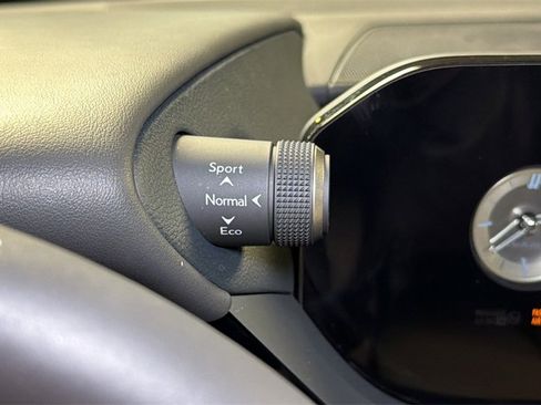 Certified 2024 Lexus ES 300h w/ Premium Package image 31