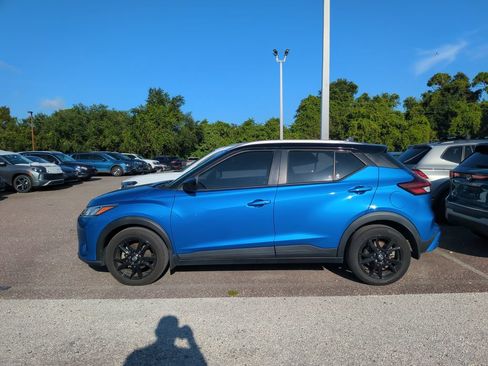 Used 2023 Nissan Kicks SV FWD image 2