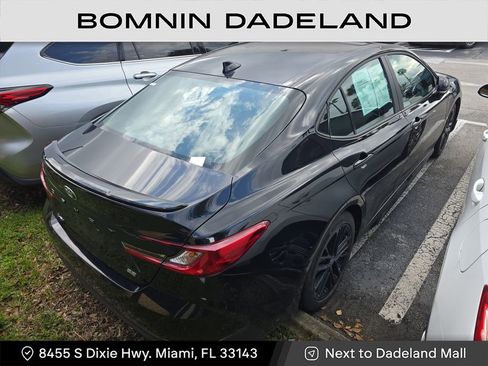 Used 2025 Toyota Camry LE image 4